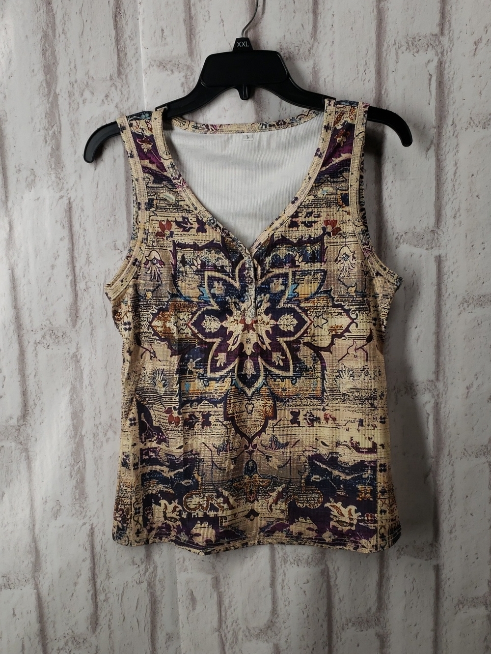 Sleeveless V-Neck Printed Tank Top - Beige & Purple. Large. NWOT.